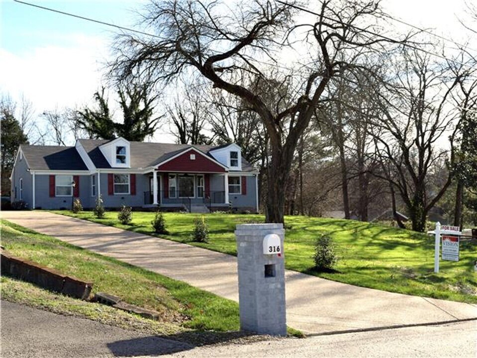 316 Lawndale Dr in Nashville, TN - Building Photo