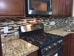 8305 Norwood Ln N in Maple Grove, MN - Building Photo - Building Photo