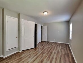 9698 Limestone Dr in Dallas, TX - Building Photo - Building Photo