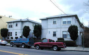 2707 Fruitvale Ave in Oakland, CA - Foto de edificio - Building Photo