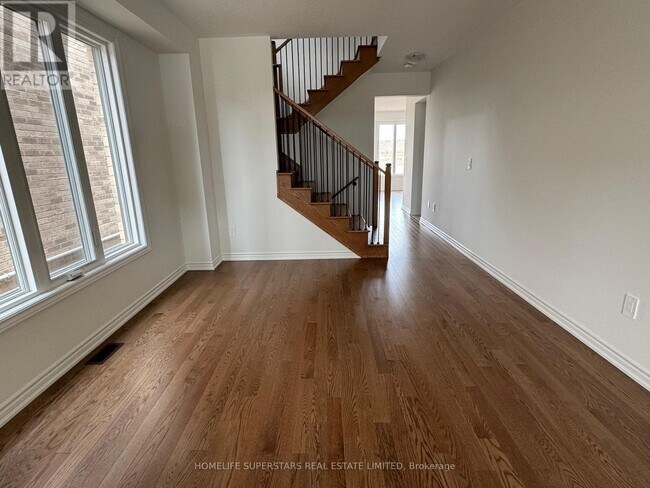 1583 Savoline Blvd in Milton, ON - Building Photo - Building Photo