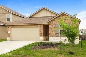 8282 Phantom Fld in San Antonio, TX - Building Photo - Building Photo