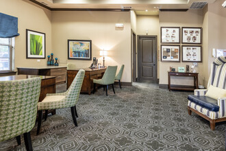 Vine + Vail in Grapevine, TX - Foto de edificio - Interior Photo