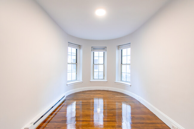 24 Saint Germain St, Unit 1 in Boston, MA - Building Photo - Building Photo