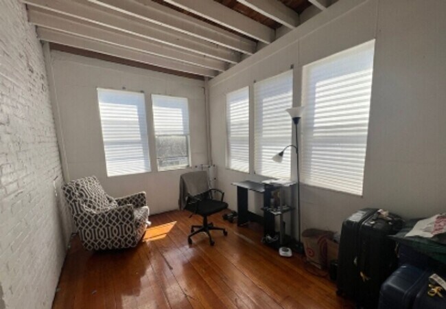 2005 Beacon St in Brookline, MA - Building Photo - Building Photo