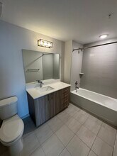 19220 NW 19th Ave, Unit B2 in Miami Gardens, FL - Building Photo - Building Photo