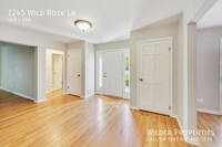 1245 Wild Rose Ln in Lake Forest, IL - Building Photo - Building Photo