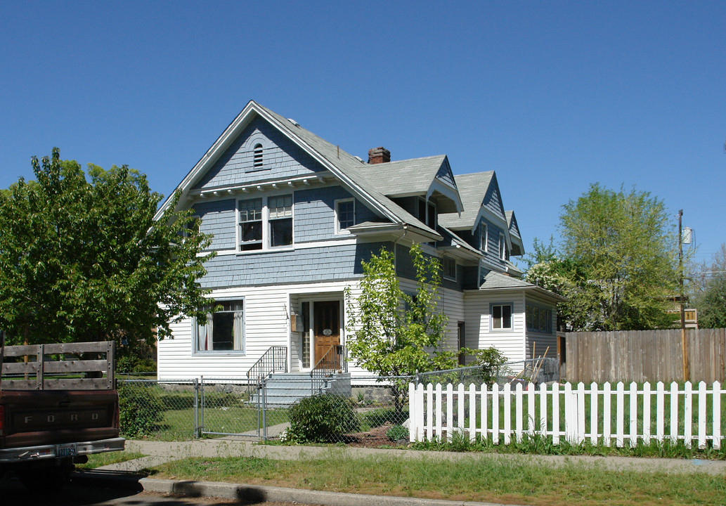 1128 W Augusta Ave in Spokane, WA - Building Photo