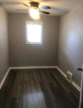 8605 Highland Ave in Kansas City, MO - Building Photo - Building Photo