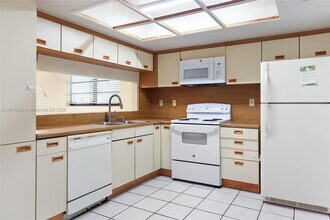 12371 SW 94th Terrace in Miami, FL - Building Photo - Building Photo