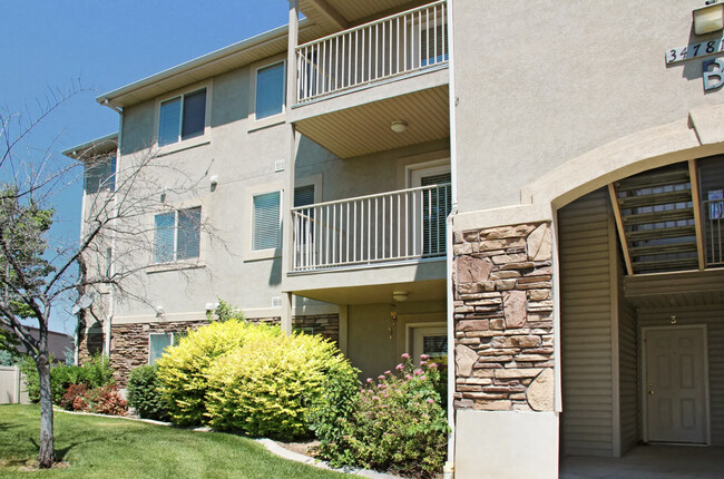 Autumn Hills Apartments in Layton, UT - Foto de edificio - Building Photo