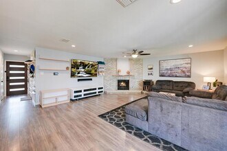 11105 Jordan Ln in Austin, TX - Building Photo - Building Photo