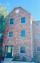 4301 W Shamrock Ln in McHenry, IL - Building Photo - Building Photo