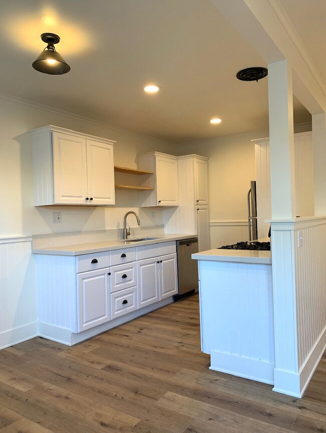 property at 1418 Bath St