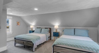 1011 19th Ave in Moline, IL - Building Photo - Building Photo