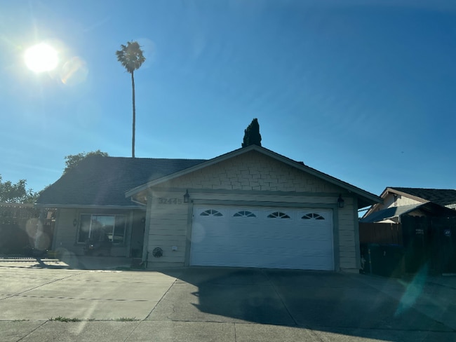 32445 Lake Barlee Ln in Fremont, CA - Building Photo - Building Photo