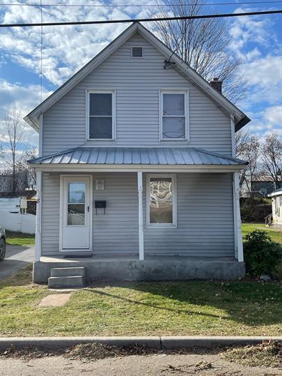 8 Rennie St in Malone, NY - Building Photo