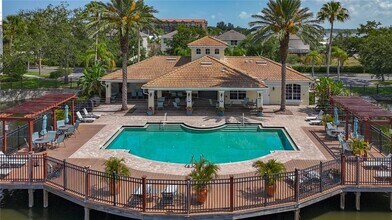 7905 Seminole Blvd in Seminole, FL - Building Photo - Building Photo