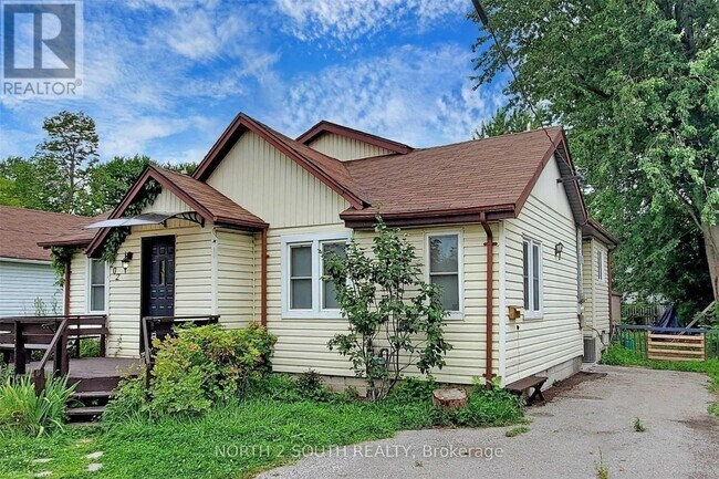 202 Garden Ave in Georgina, ON - Building Photo - Building Photo