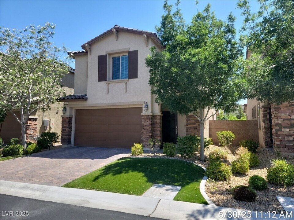 12212 Loggeta Way in Las Vegas, NV - Building Photo