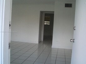 9760 SW 184th St in Cutler Bay, FL - Building Photo