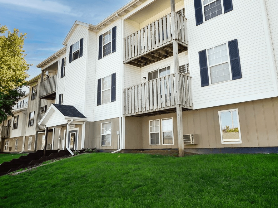 Crown Pointe Apartments in Holland, MI - Foto de edificio