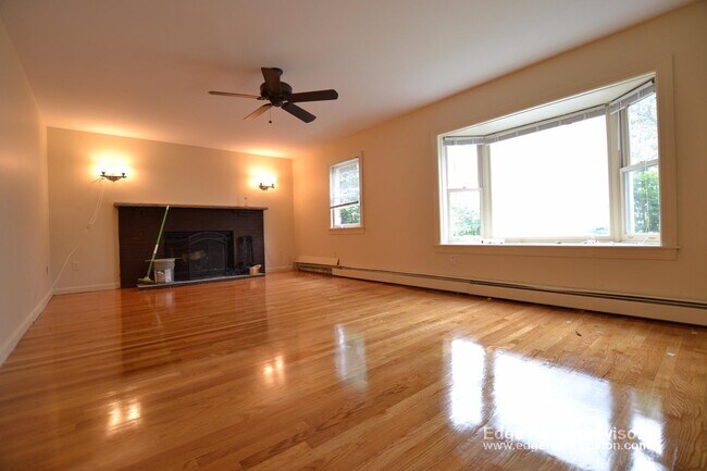 47 Dighton St, Unit 1 in Boston, MA - Building Photo - Building Photo