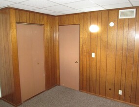 701 N Memorial Dr in Merrill, WI - Building Photo - Interior Photo