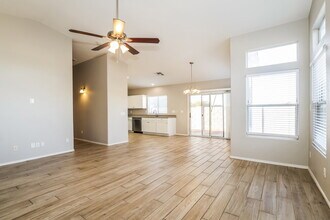 3430 N Saffron in Mesa, AZ - Foto de edificio - Building Photo