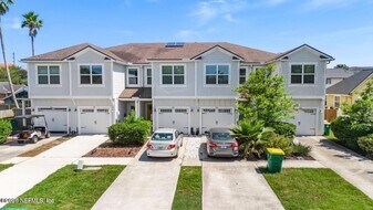 622 2nd St N in Jacksonville Beach, FL - Building Photo