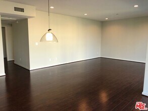 1545 S Bentley Ave in Los Angeles, CA - Building Photo - Building Photo