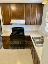 2216 Piper Pl in Burlington, IA - Building Photo - Building Photo