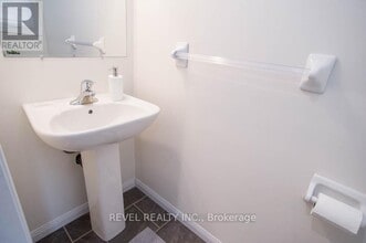 21 Diana Ave in Brantford, ON - Building Photo - Building Photo