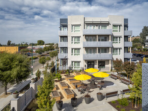 29000 Mission Blvd, Unit #2 in Hayward, CA - Building Photo - Building Photo