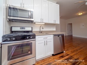 6945 N Ashland in Chicago, IL - Building Photo - Building Photo