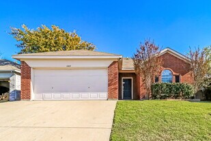 6460 Downeast Dr in Fort Worth, TX - Building Photo