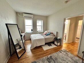 118 S Dubuque St, Unit 1 in Iowa City, IA - Building Photo - Building Photo