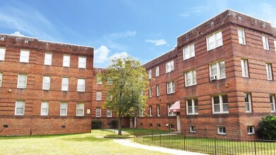 3867 Alabama Ave SE in Washington, DC - Foto de edificio - Building Photo