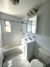 48 Southgate Rd in New Providence, NJ - Building Photo - Building Photo