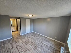 1302 S Parker Rd in Denver, CO - Building Photo - Building Photo