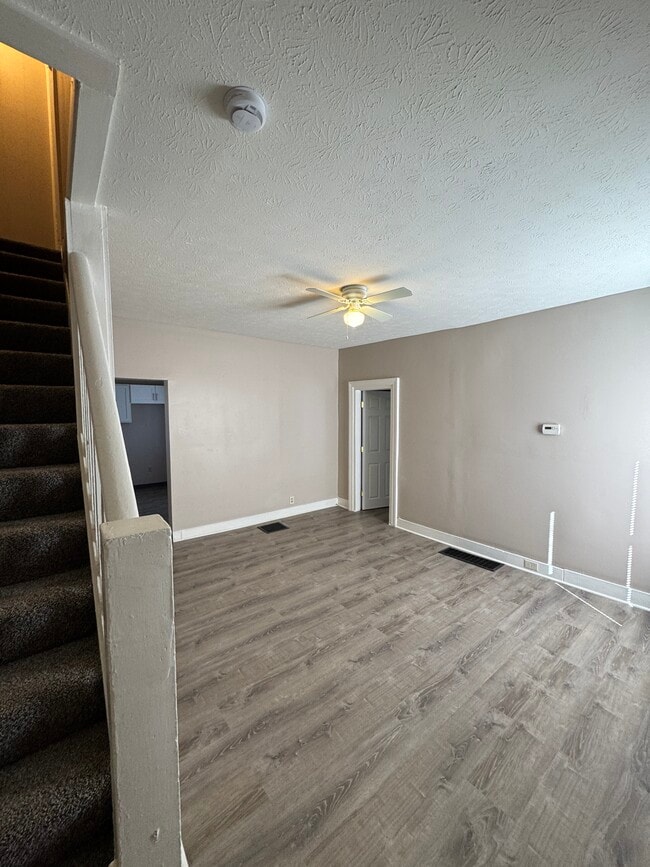 404 N Chestnut Ave, Unit 404 Chestnut