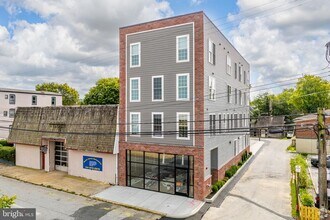 112 Washington Ave in Downingtown, PA - Building Photo - Building Photo