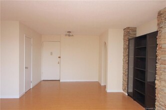 44 Strawberry Hill Ave in Stamford, CT - Building Photo - Building Photo