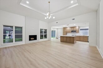 7060 Burlington Dr in Beaumont, TX - Foto de edificio - Building Photo