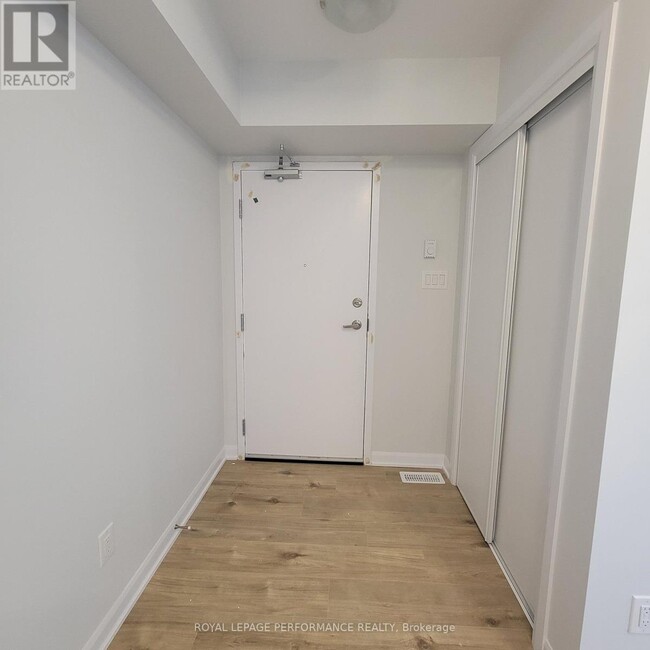 809 Arcadian Private in Ottawa, ON - Building Photo - Building Photo