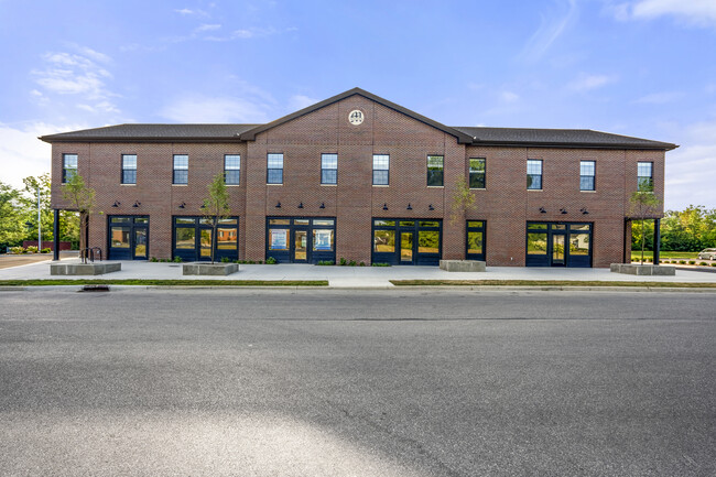 McCulloch Building in Marysville, OH - Foto de edificio - Primary Photo