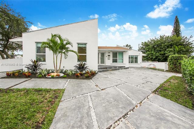 2001 NE 122nd Rd in North Miami, FL - Building Photo - Building Photo