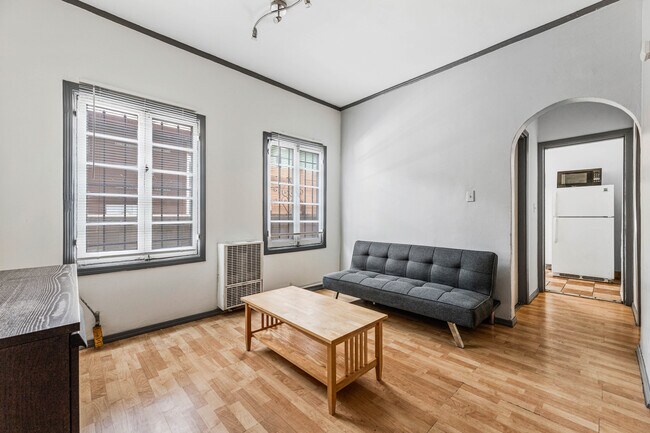 2816 Ellendale Pl, Unit 6 in Los Angeles, CA - Foto de edificio - Building Photo