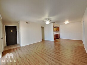 16635 N Cave Creek Rd in Phoenix, AZ - Building Photo - Building Photo