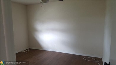 2190 SE 5th St, Unit 8 in Pompano Beach, FL - Building Photo - Building Photo